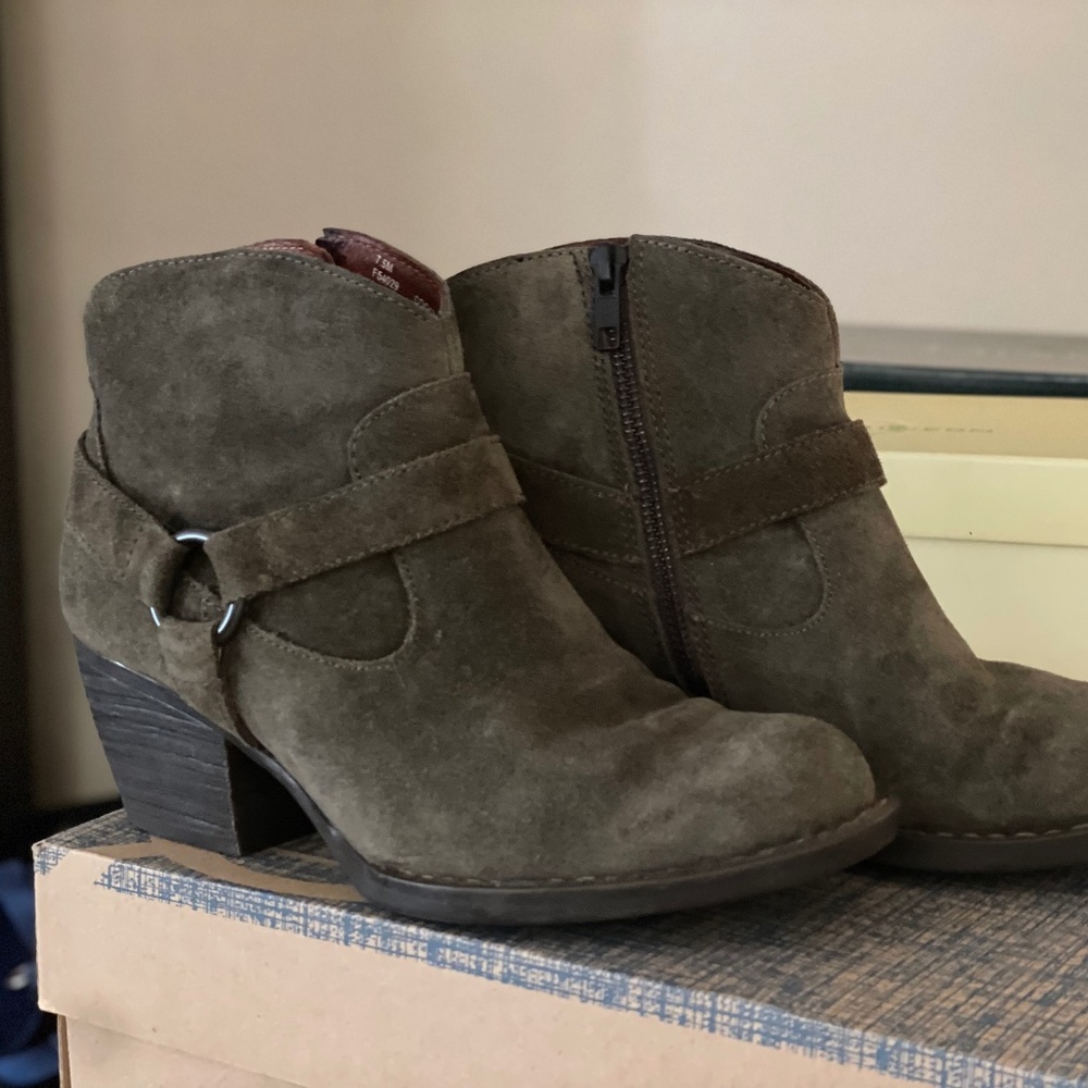 Born Carmel Harness Green Suede Ankle Boots, size 7.5